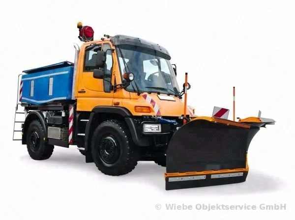 Maschineller Winterdienst auf großer Fläche